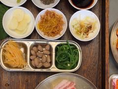 -围炉肉舍•炭烤活鳗•丹东海鲜烤肉(步行街店)