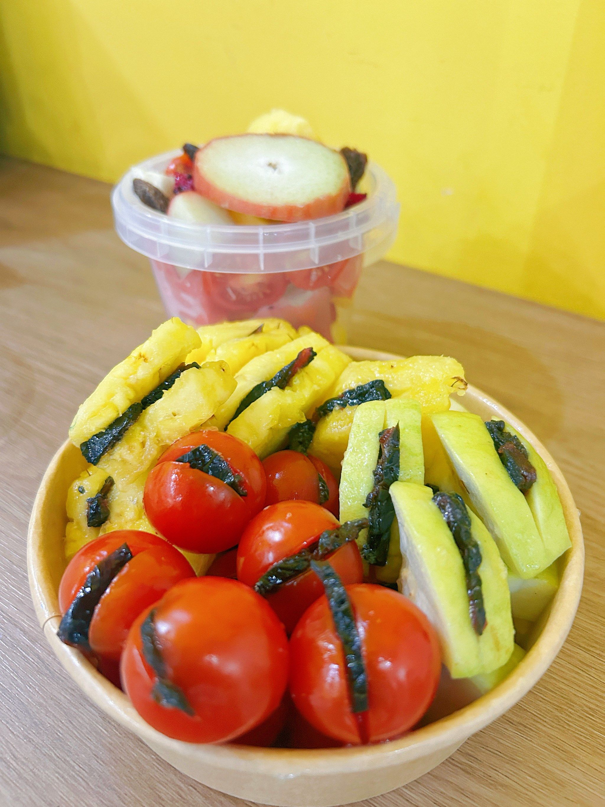 精致果切,精品水果,乌梅三拼➕水果桶