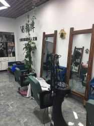 -V8潮牌·接发烫染连锁