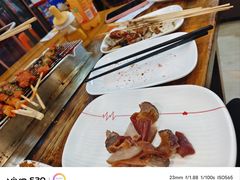 -哈尔滨小酒馆·鲜肉现穿自助烧烤(康新花园店)
