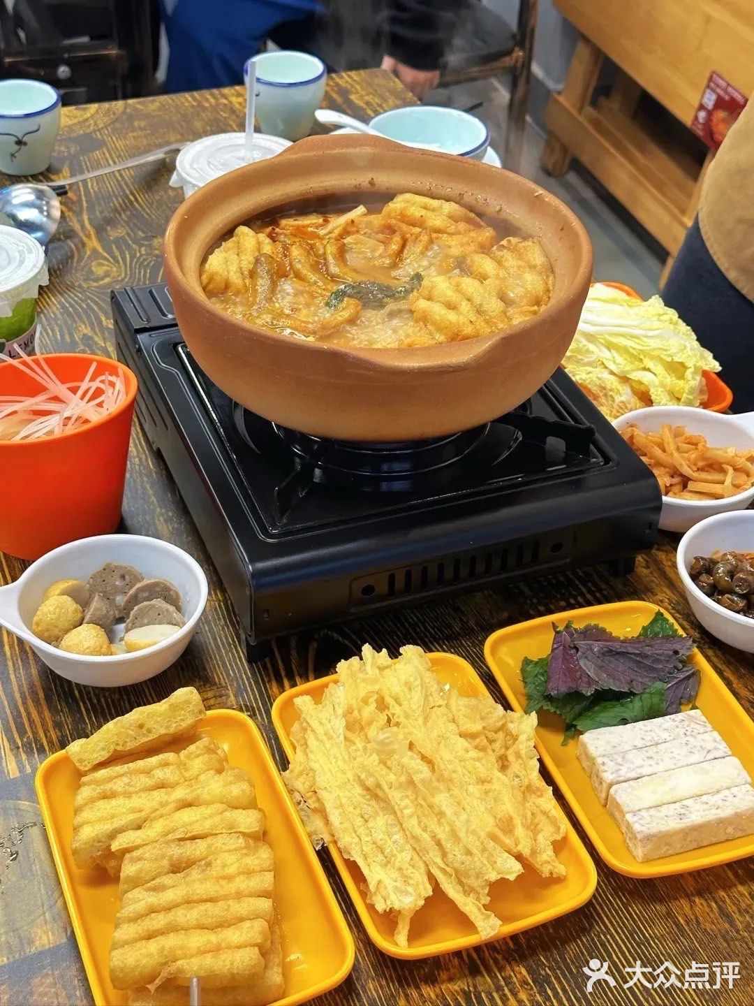 臭宝！五和这家鸭掌螺蛳粉火锅新店我不允许你错过！