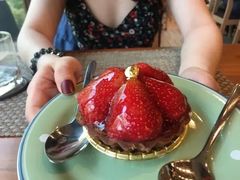 -Chom Cafe and Restaurant