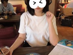 -彳亍咖啡·这里(水湾路店)