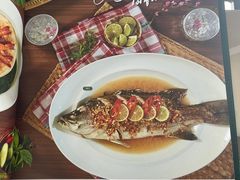 -Chom Cafe and Restaurant