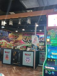 点击看大图 -卡通尼乐园(龙湖六合天街店)