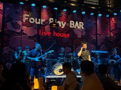 -FOUR PLAY BAR