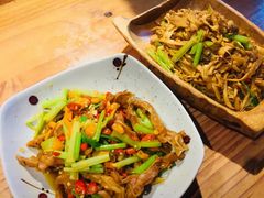 -唐伯虎新派湘菜馆(石夏时代广场店)