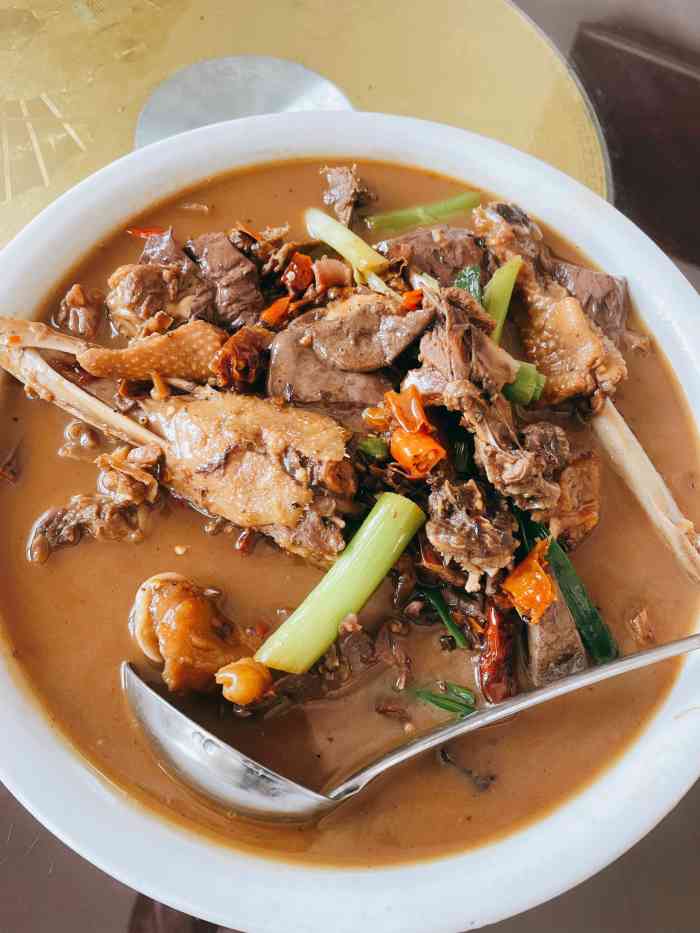 正发鹅王-"再一次出差来到南雄,本地同事带著去吃的 .