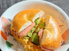 牛油果厚蛋贝果-HOLY BAGEL(苏河店)