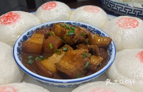 Steamed Buns with Braised Pork