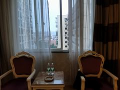 -柏纳酒店(百色市政府恒基广场店)