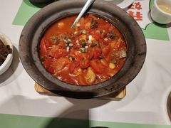 番茄牛腩煲-鑫小城故事·藕汤·家常菜(台北一路总店)