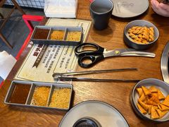 餐具摆设-正宗齐齐哈尔烤肉·齐牛哥鲜切炭火烤肉(杭州总店)