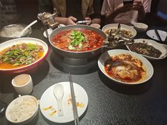 -万重锦·人文川菜馆(骡马市店)