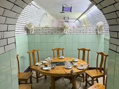 -洞庭洲·防空洞火锅·铜锅涮肉·烧烤(新百广场店)