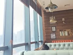 -豪客嘉族·麦尼顿西餐厅(乐福天下店)