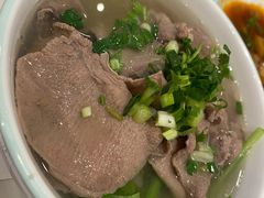 上品牛舌-犇逸·乐山跷脚牛肉·四川现炒(览海店)