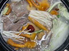 -九寨特色牦牛肉汤锅 羊肉汤锅