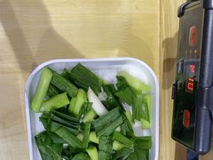 -鲁员外地锅鸡地锅鱼(龙湖江东天街店)