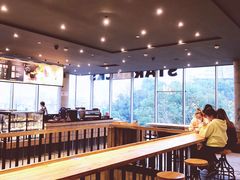 大堂-星巴克臻选(湖滨道店)