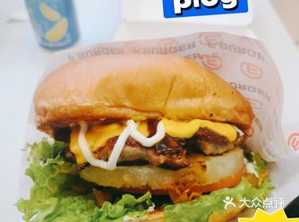 在进前佳超市出口对面，非常好找。环境好，面积小点