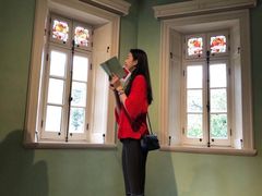 -Nathalie Djurberg与Hans Berg“牛皮纸包裹的月亮”-Prada荣宅当季展览