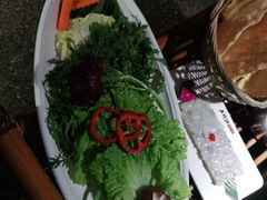 -老牌坊云南鱼豆花火锅(哈西万达店)