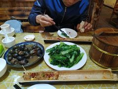 -刘姐啤酒鱼民族演艺餐厅(西街总店)