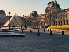 -乐蓬马歇百货公司(Rive Gauche)