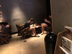 用餐区-星巴克(静安嘉里中心B2店)