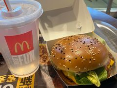 -麦当劳(展览路店)