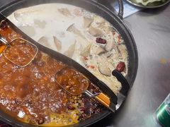 -鹿鸣山草本茶香火锅(园西路店)