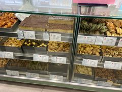 面包甜点陈列柜-上海哈尔滨食品厂(淮海中路店)