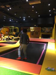 -蹦蹦跳跳(新奥购物中心店)