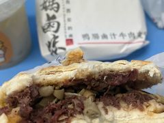 鸭肠卤汁牛肉夹馍-清真拉妈卤味(回民街店)