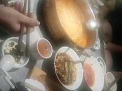 -野山舂·贵州现舂酸汤牛肉(民生路店)