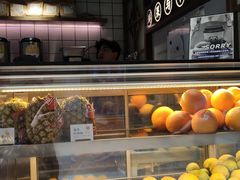 面包甜点陈列柜-茶百道(新城市广场店)