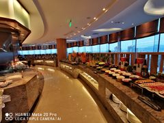 自助取餐区-景瀚大酒店-揽景阁旋转餐厅