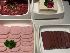 -海底捞火锅鲜切牛肉主题店(长寿路店)