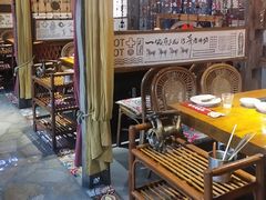 -老牌坊云南鱼豆花火锅(爱建店)