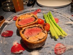 惠灵顿牛排-弦月窗LUNETTE BY AMANDA(复兴路店)