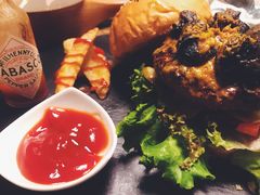 -HIGH FIVE哈福手工汉堡(桂林路店)