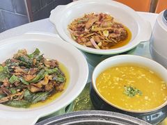 -阿瓦山寨·湘菜现炒·剁椒鱼头王(咸阳总店)