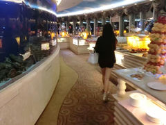 自助取餐区-黄金海景大酒店-旋转餐厅