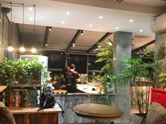 -HIGH FIVE哈福手工汉堡(桂林路店)