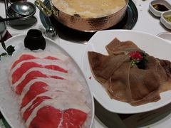 -洪氏嗨捞·广东猪肚鸡·椰子鸡火锅(西咸万象城店)