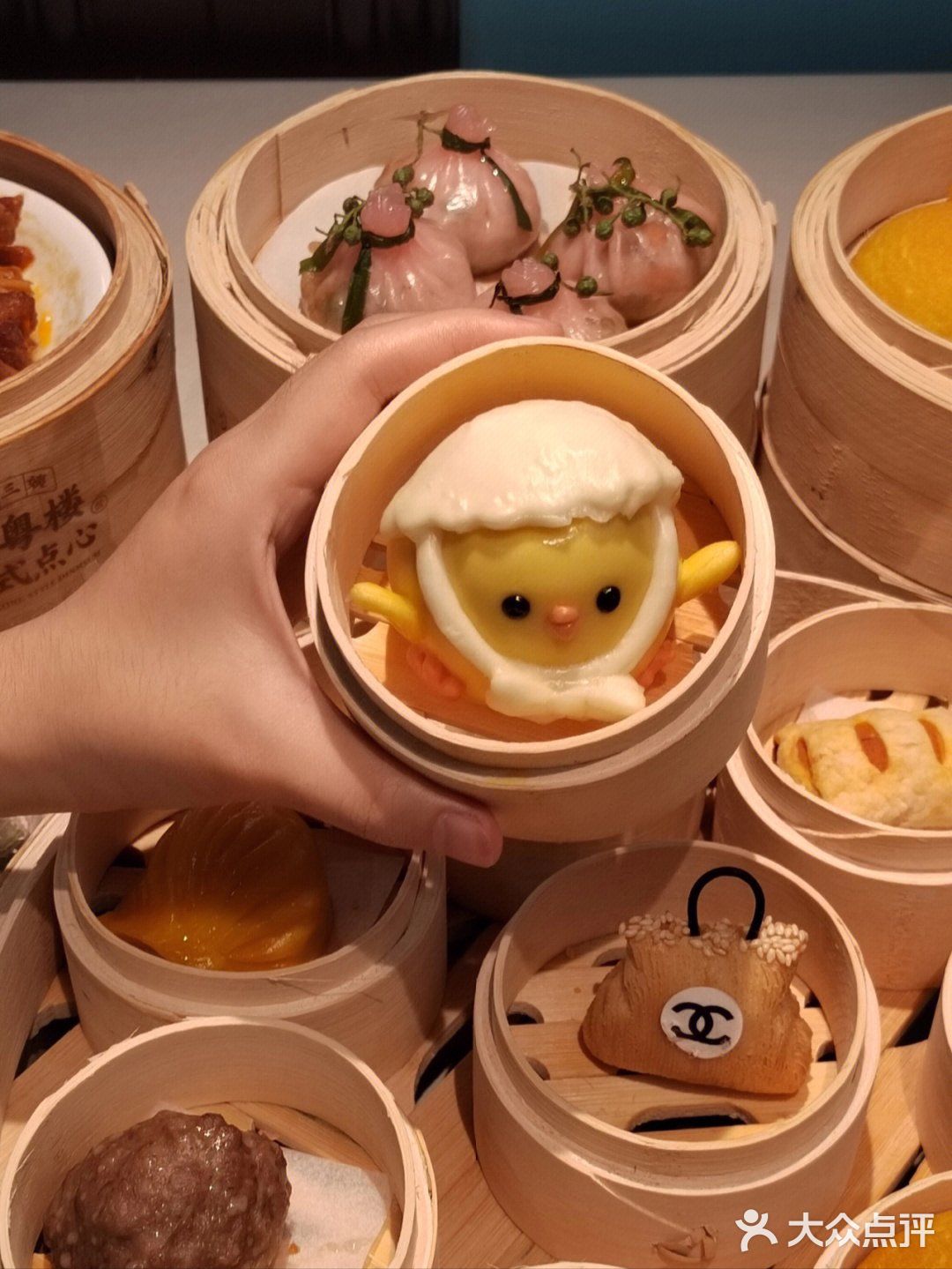 为了大眼仔菠萝包，我愿意来这家店一百次！