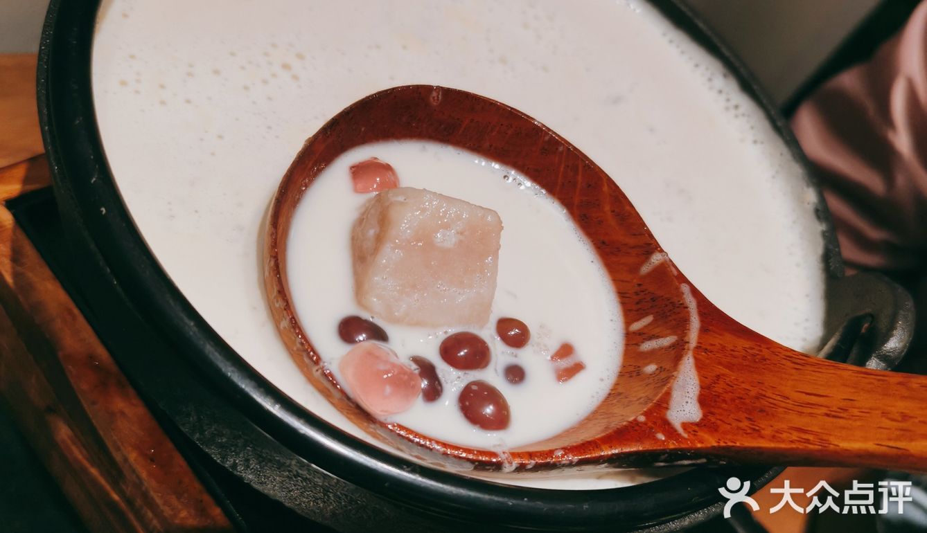    奶茶店也“玩火”[疑问]奶茶plus火锅，双倍的快落