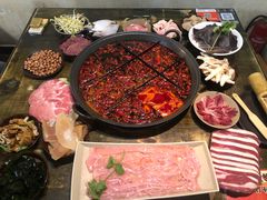 -渝嘴小老弟老火锅(华新村店)