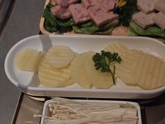 -左庭右院鲜牛肉火锅(金山万达店)